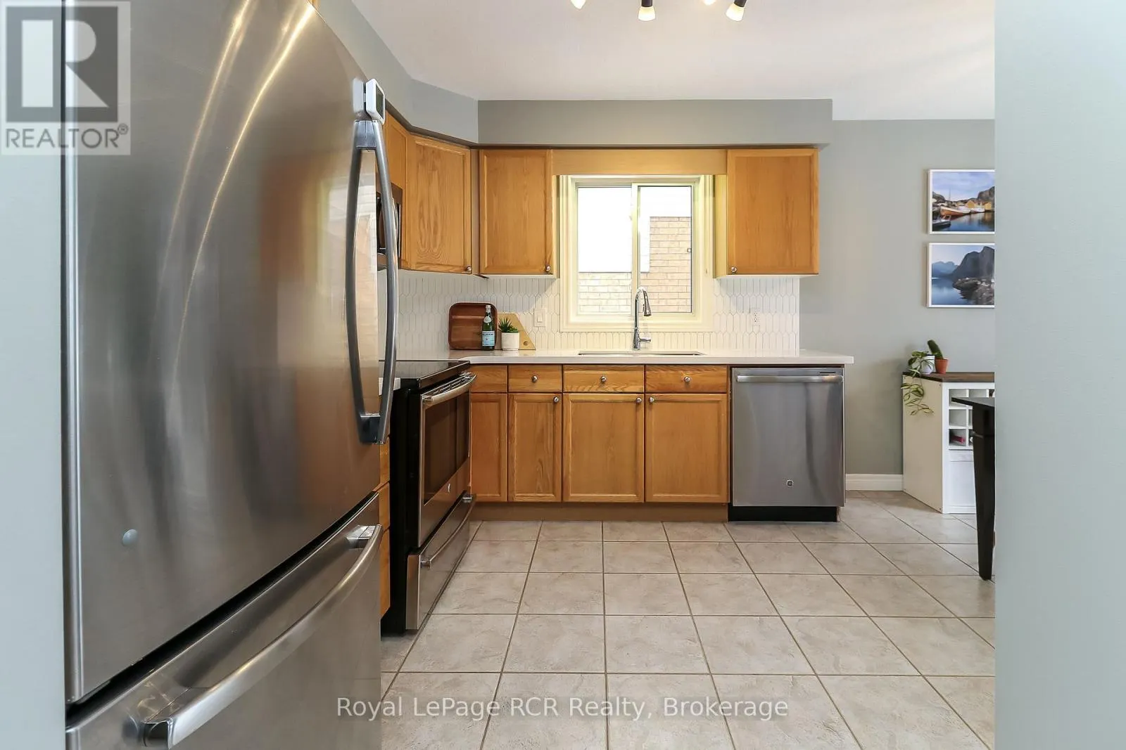 50 HIGHLANDS CRESCENT