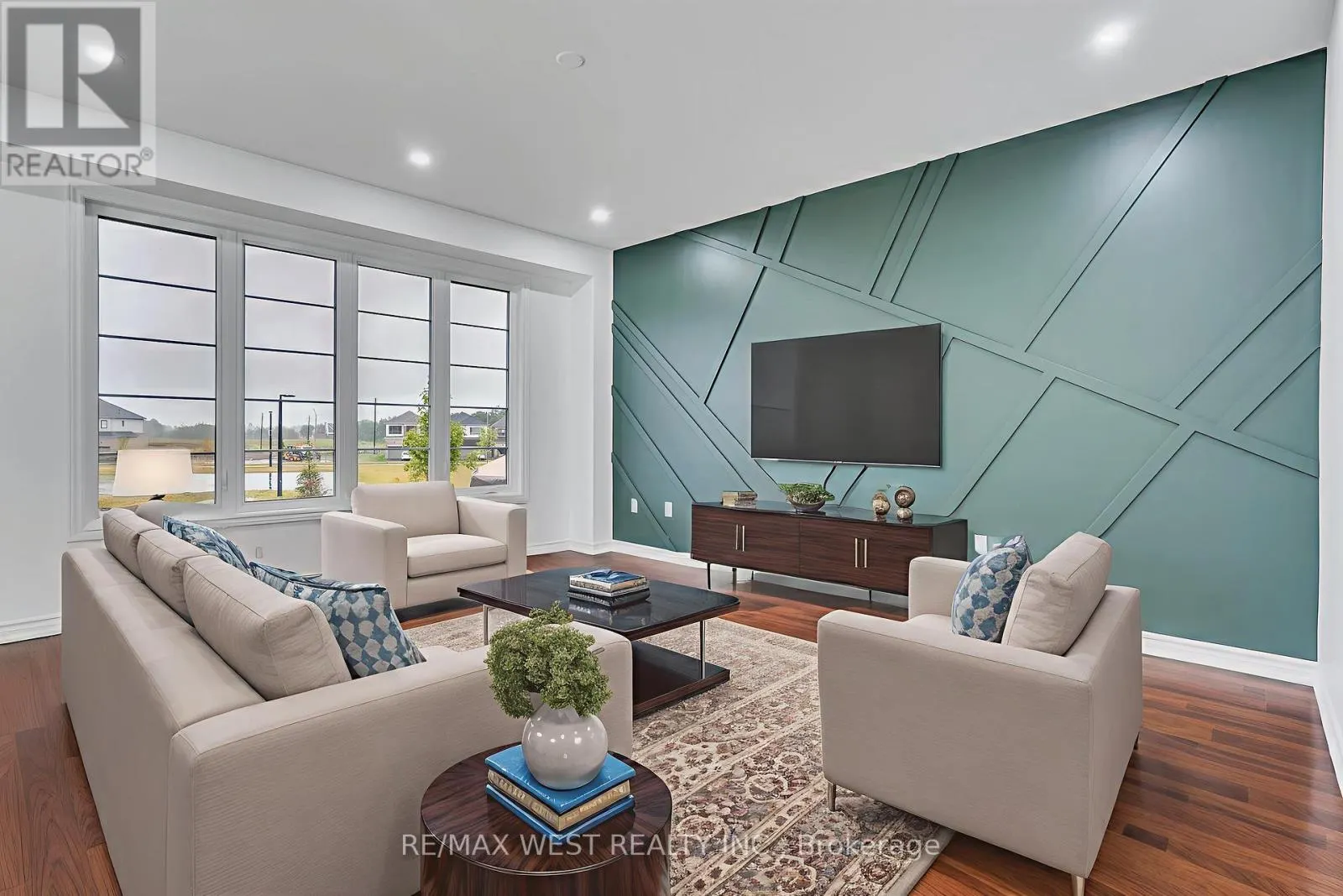 22 PHOENIX BOULEVARD