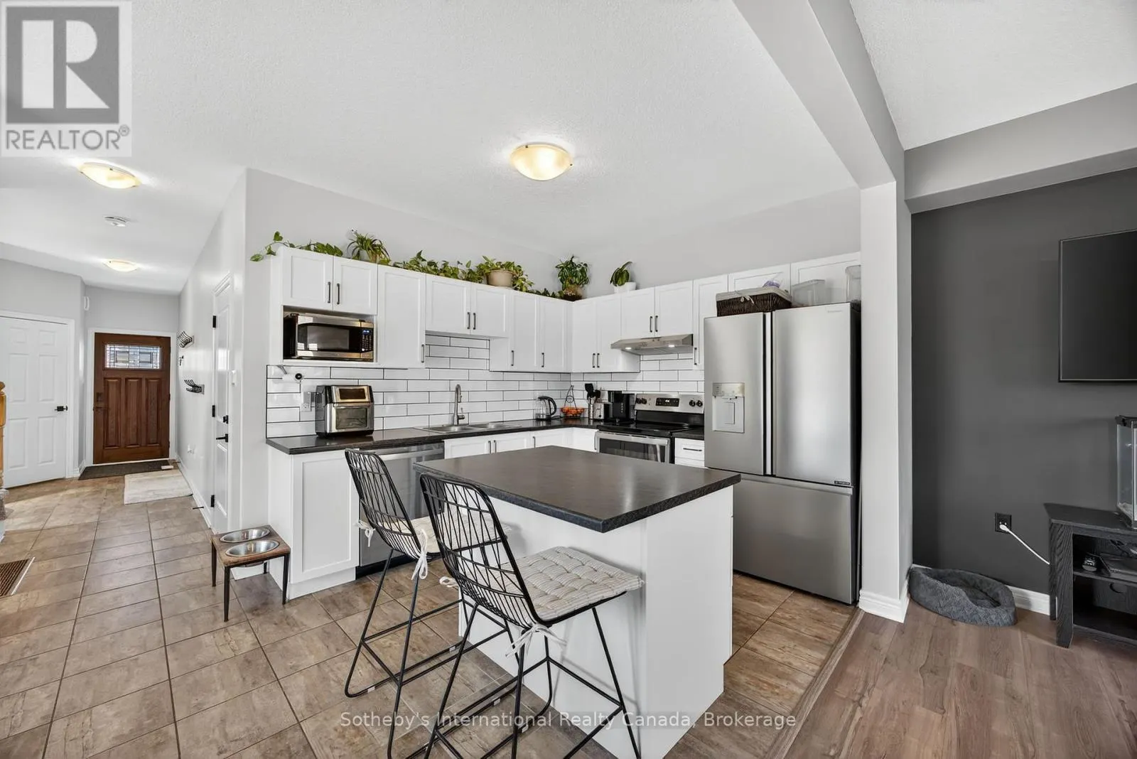 100 ARCHER AVENUE