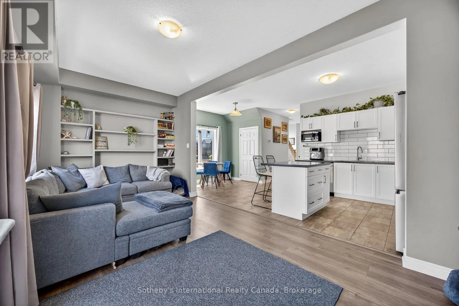 100 ARCHER AVENUE