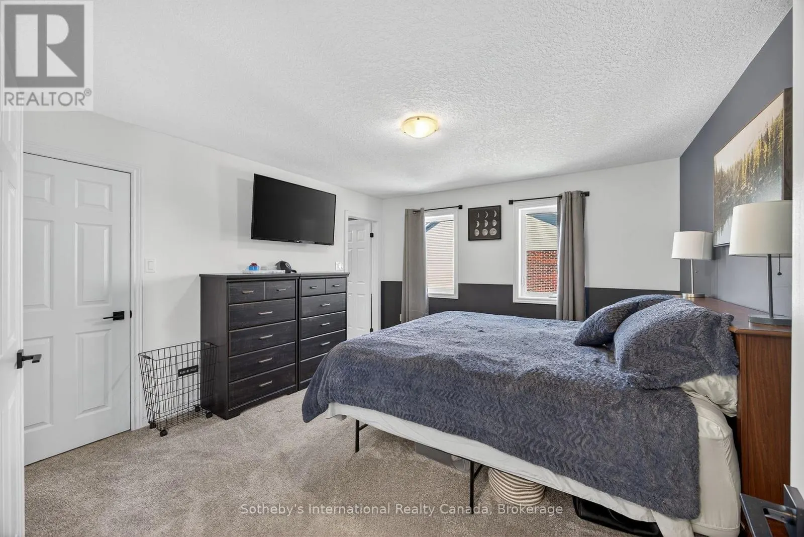 100 ARCHER AVENUE