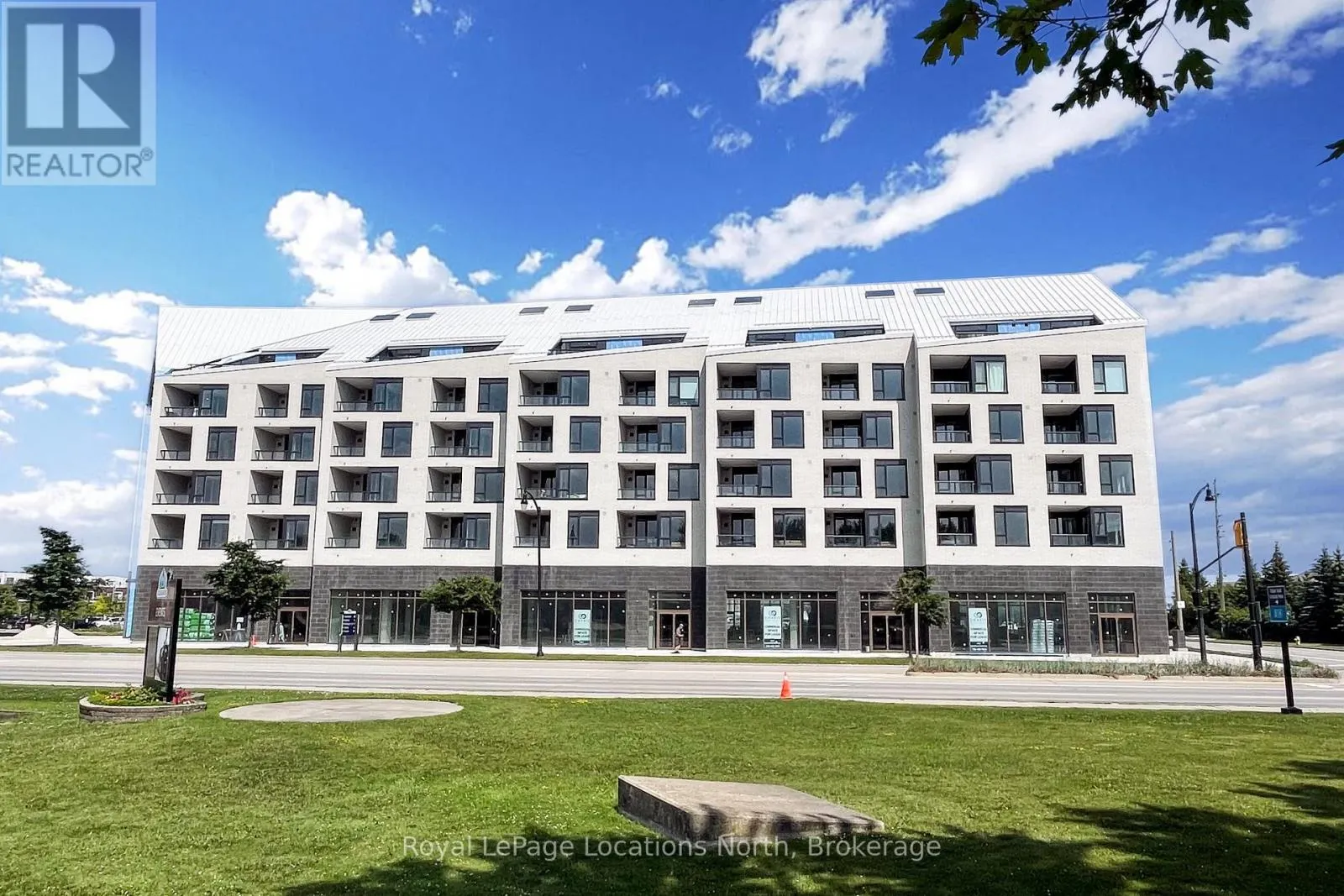 303 - 31 HURON STREET, #303