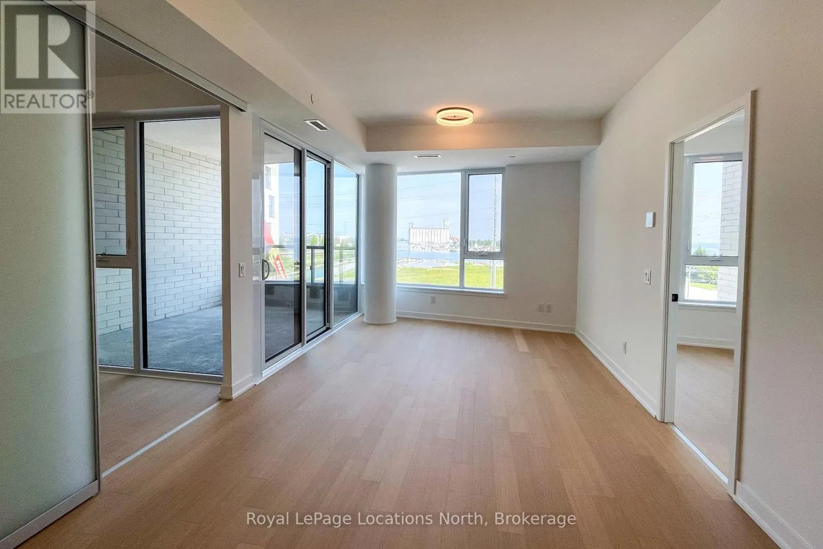 303 - 31 HURON STREET, #303