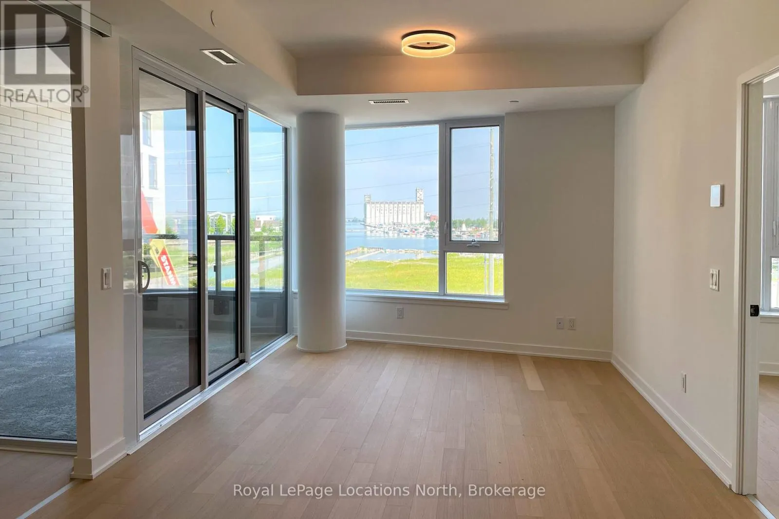 303 - 31 HURON STREET, #303
