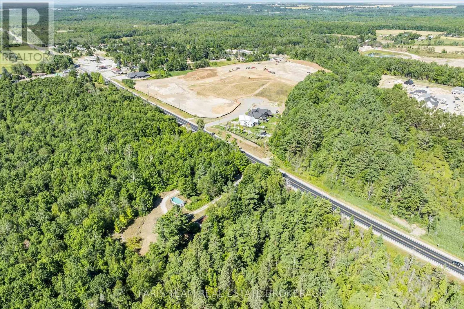 1983 HORSESHOE VALLEY ROAD W