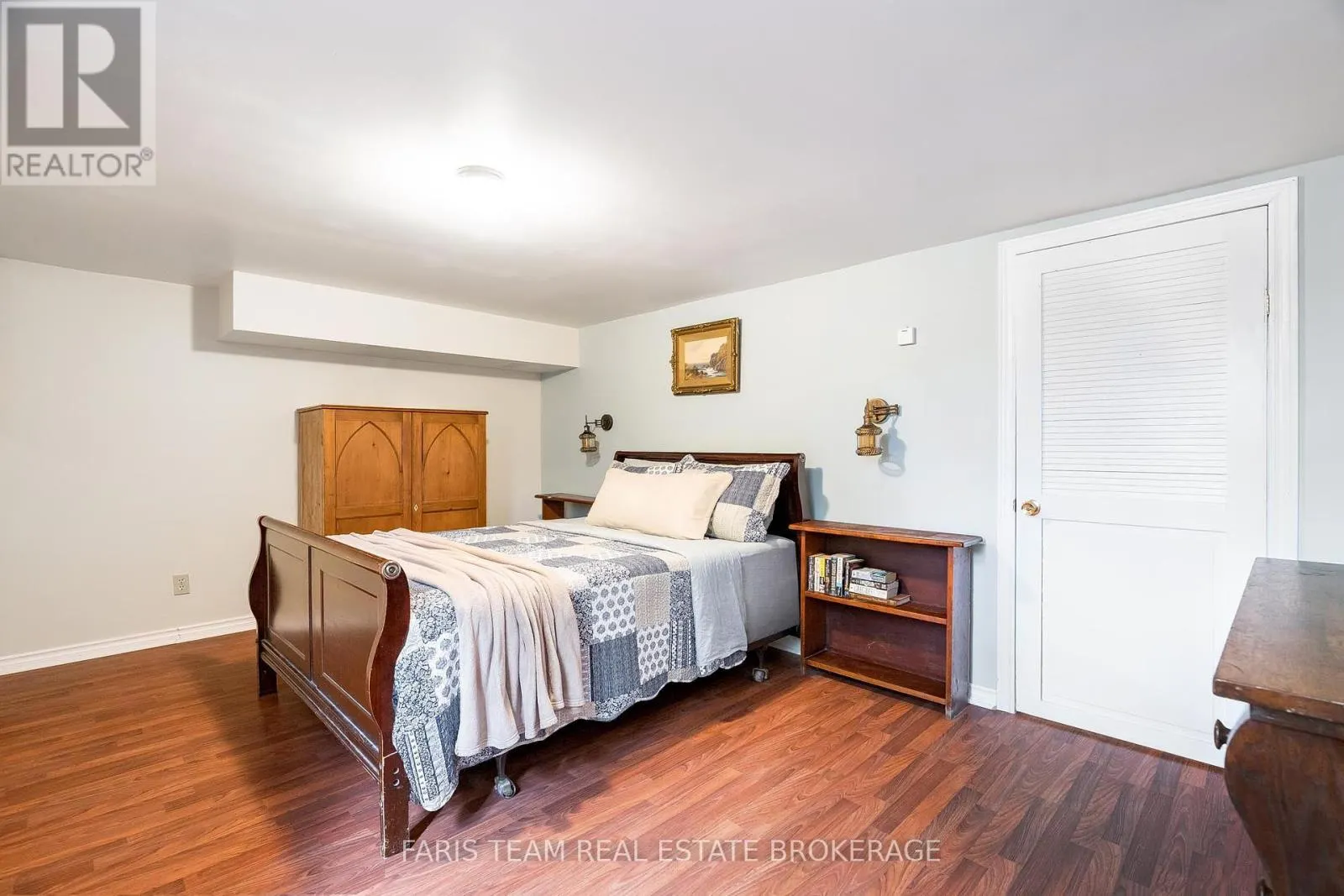 1983 HORSESHOE VALLEY ROAD W