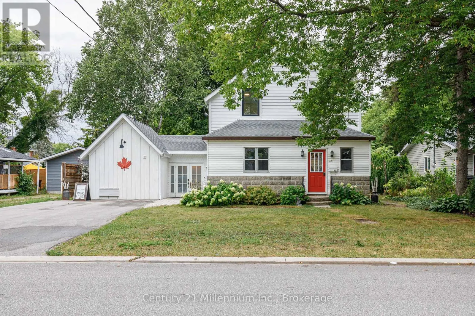 421 NAPIER STREET