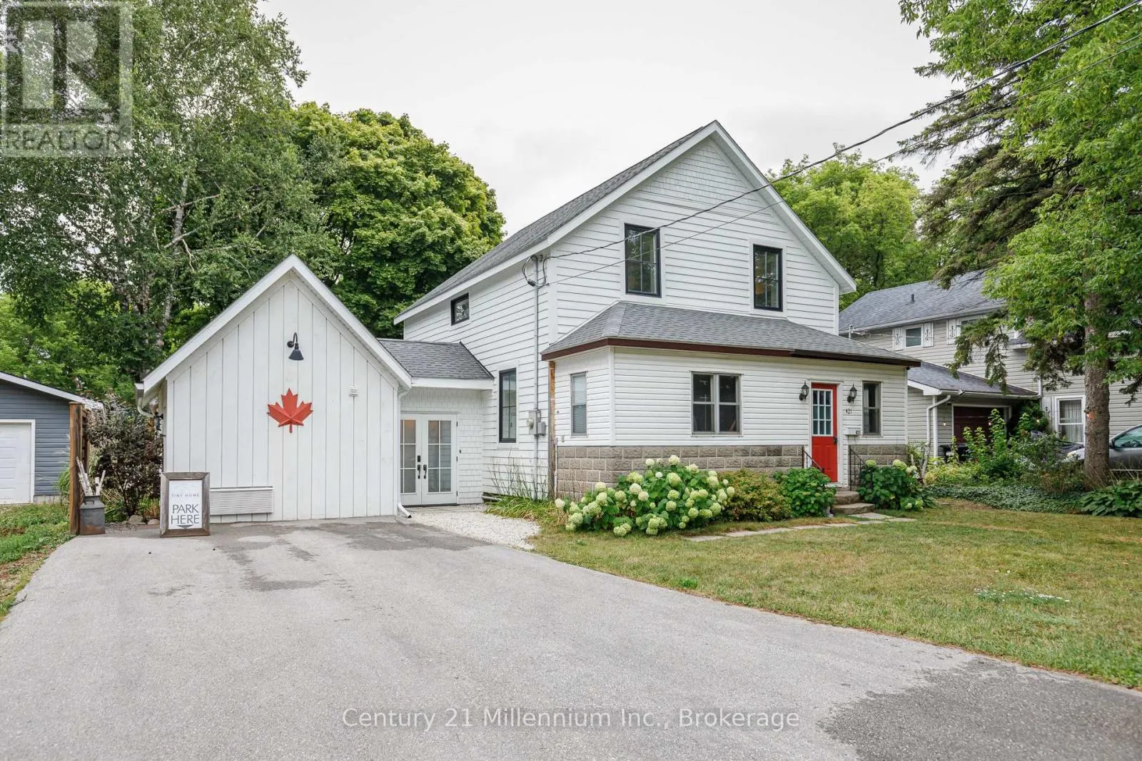 421 NAPIER STREET