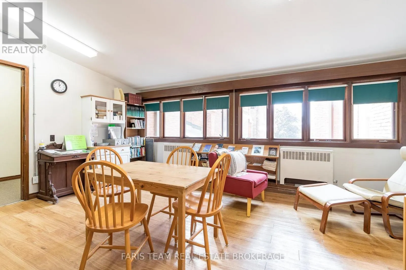 58 PETER STREET N