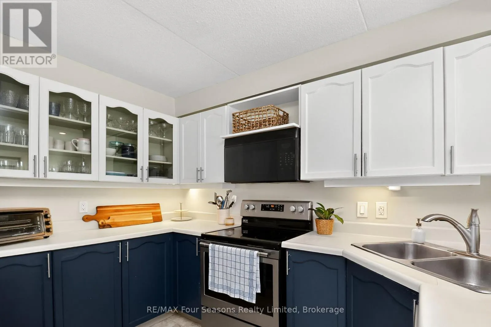 13 - 44 TROTT BOULEVARD, #13