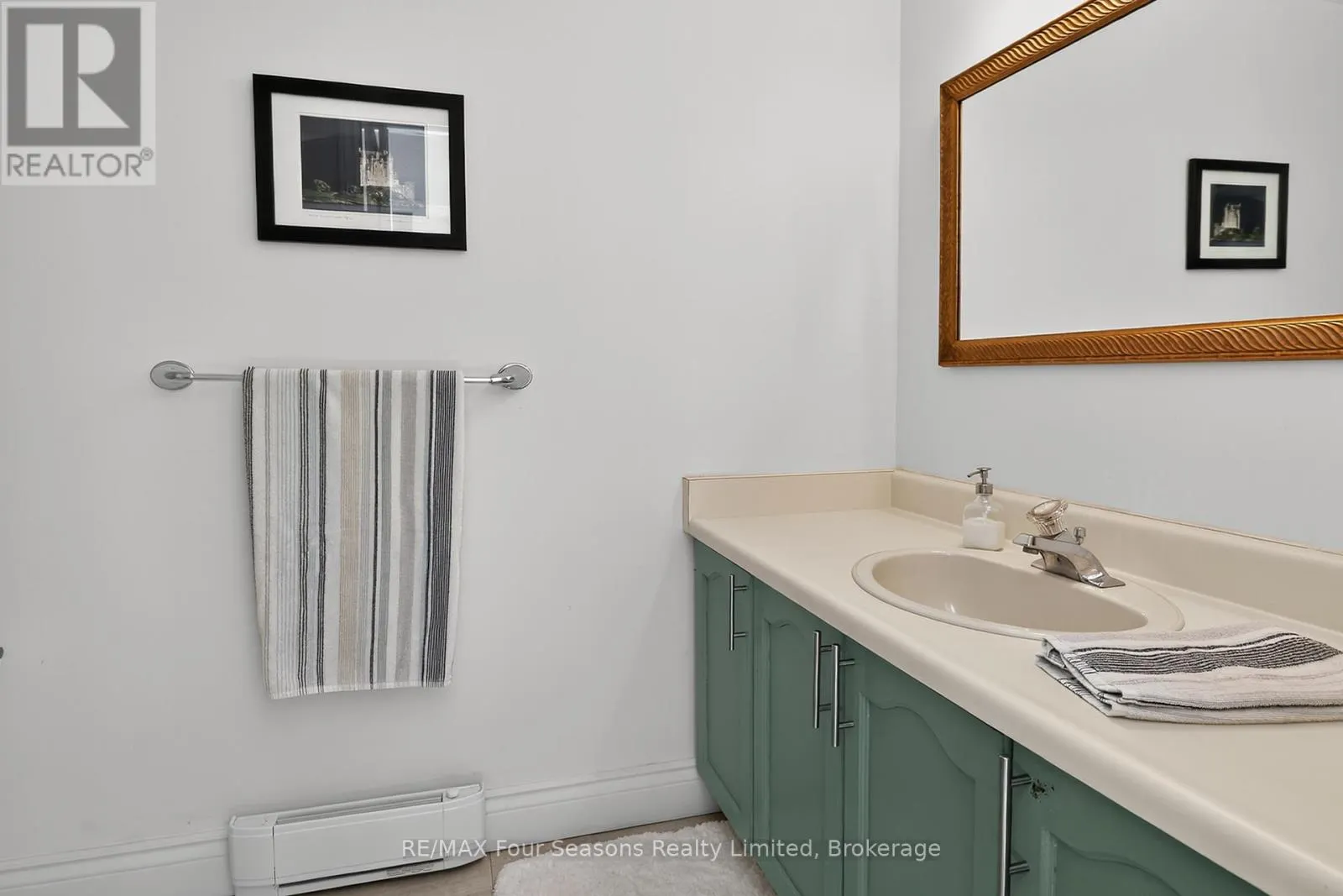 13 - 44 TROTT BOULEVARD, #13