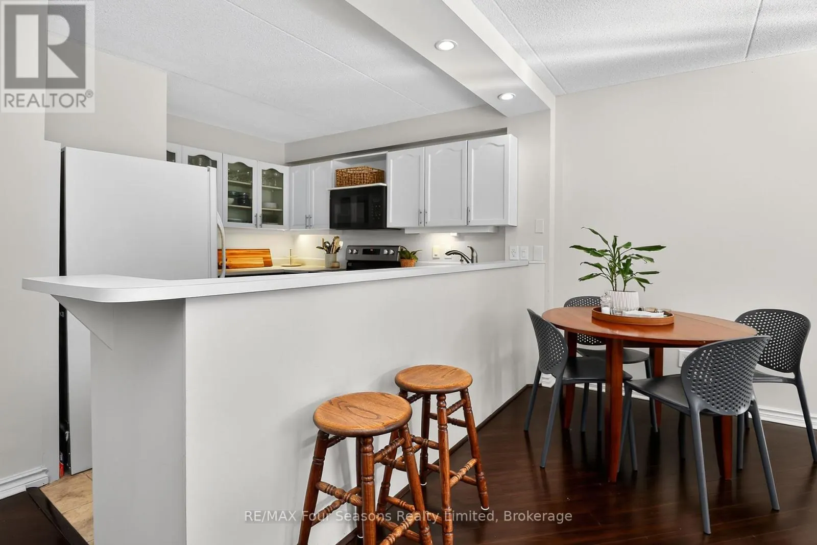 13 - 44 TROTT BOULEVARD, #13