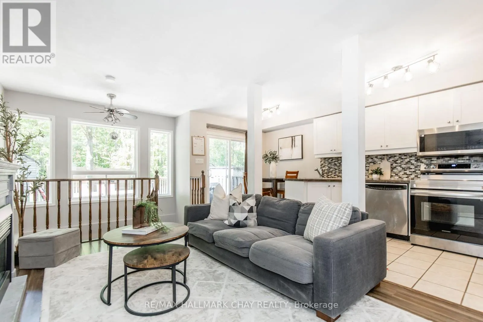 256 FERNDALE DRIVE S