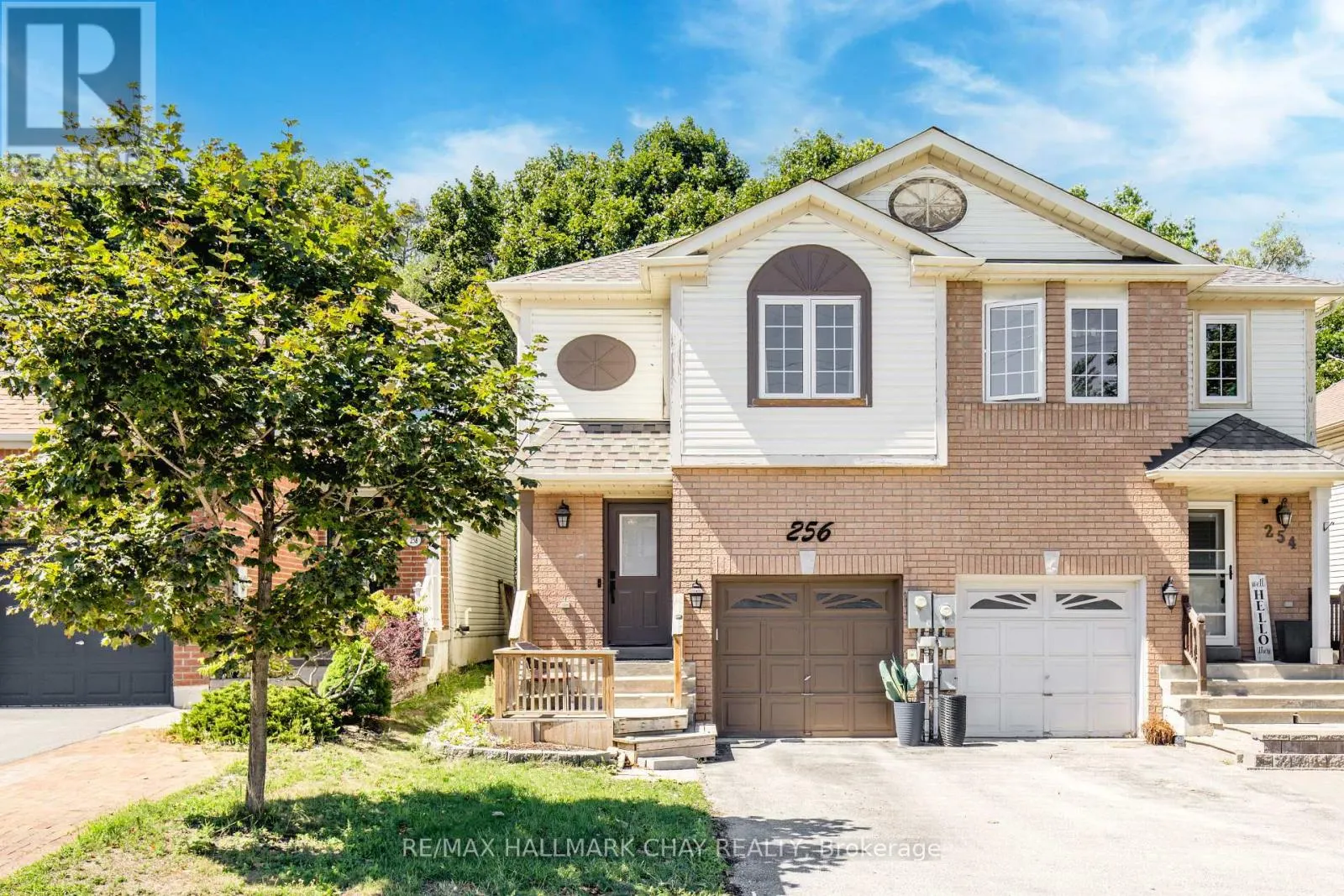 256 FERNDALE DRIVE S