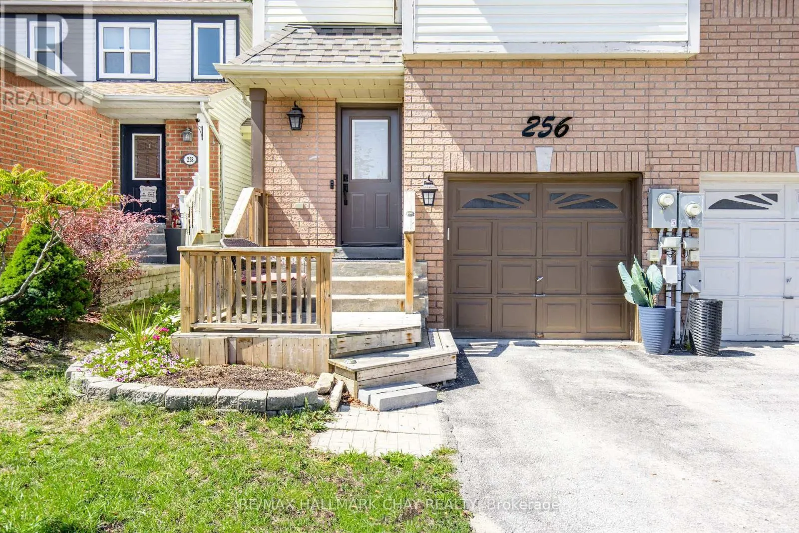 256 FERNDALE DRIVE S