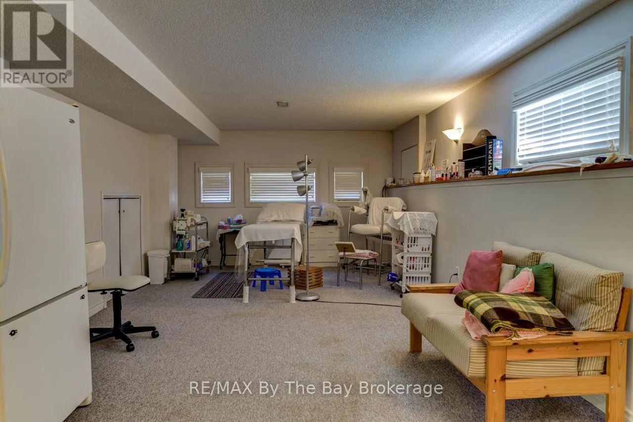 26 TIMBERLAND CRESCENT