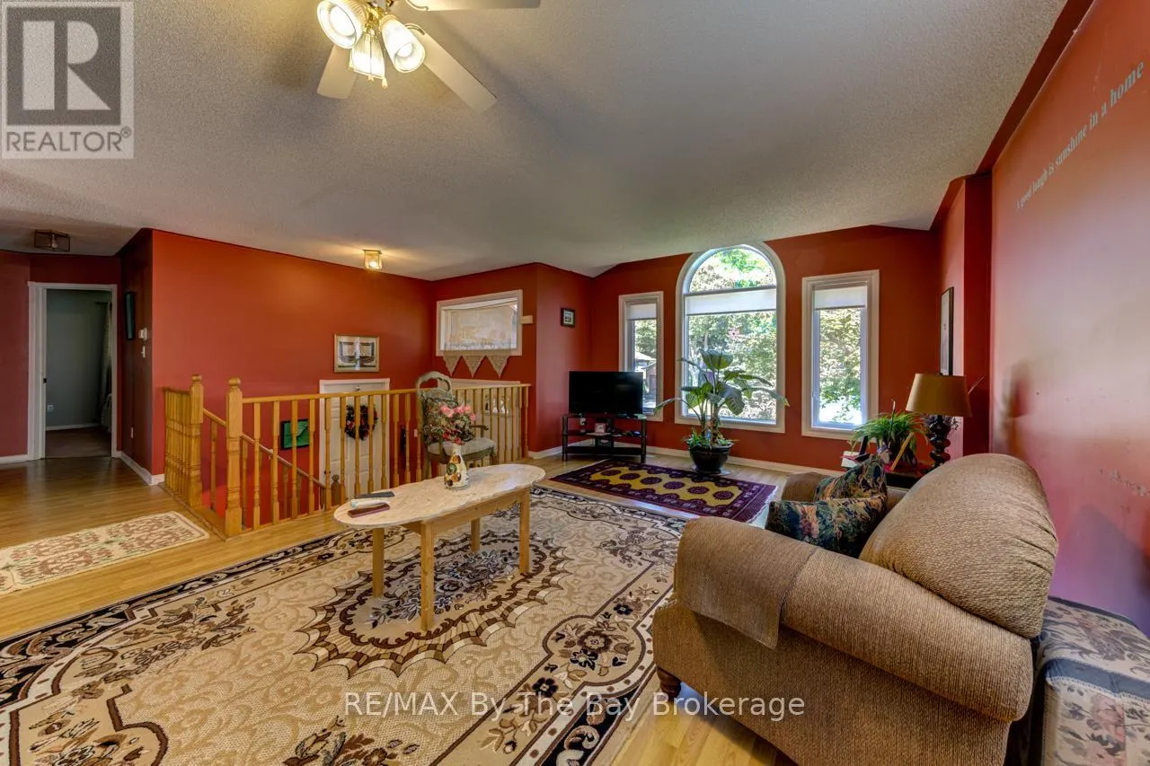 26 TIMBERLAND CRESCENT