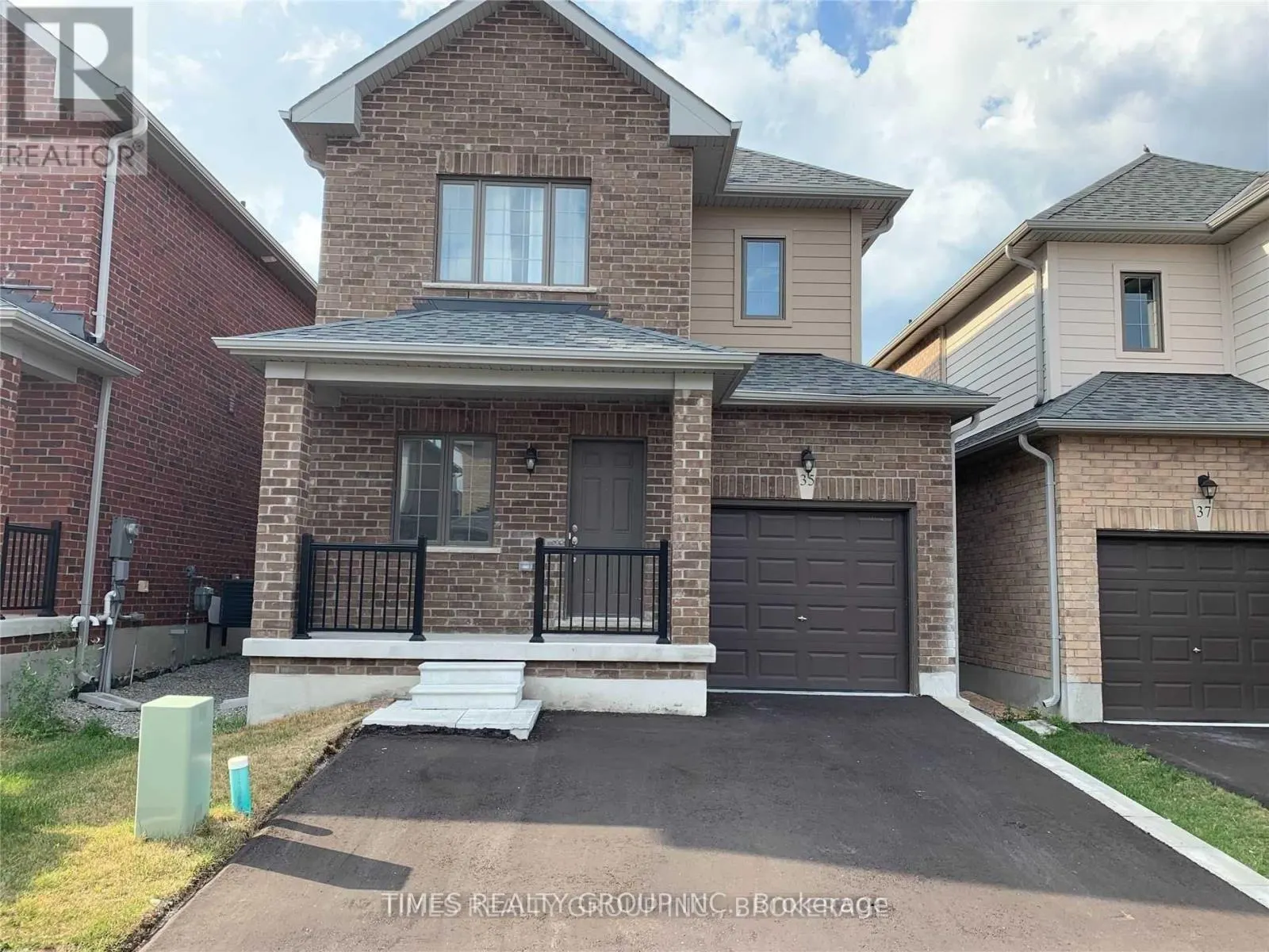 35 BEDFORD ESTATES CRESCENT