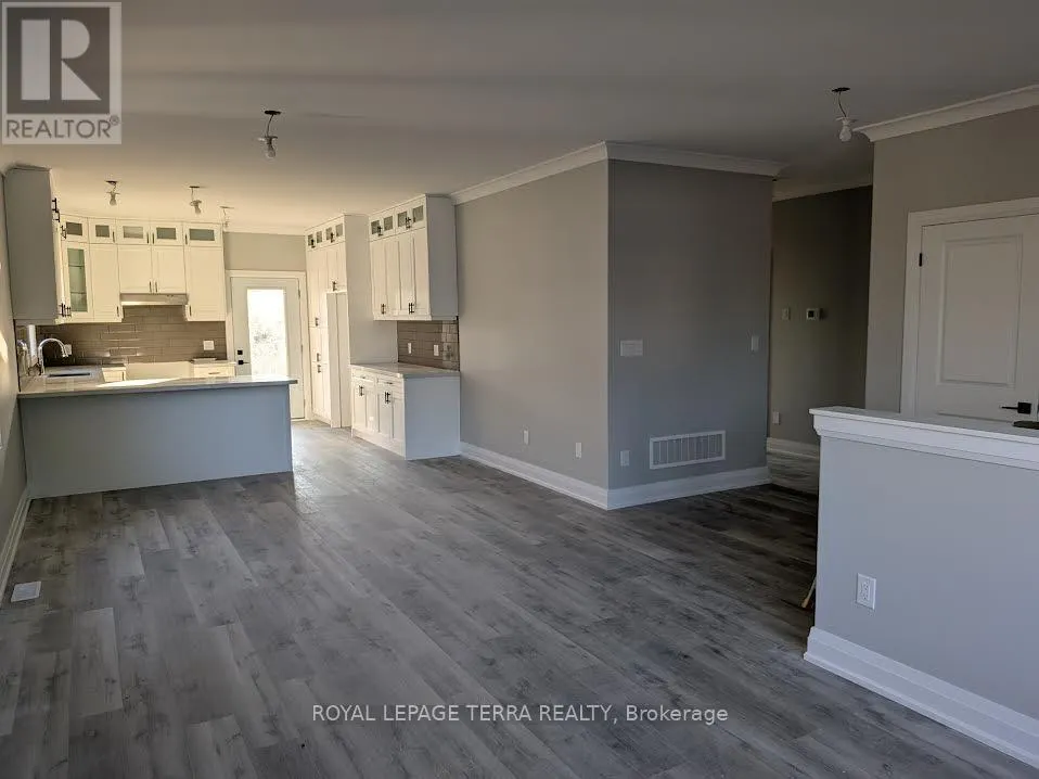 6 JOANNE CRESCENT S
