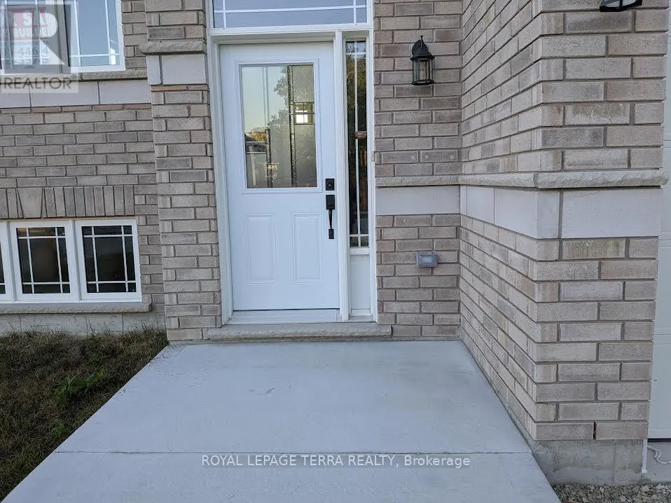 6 JOANNE CRESCENT S