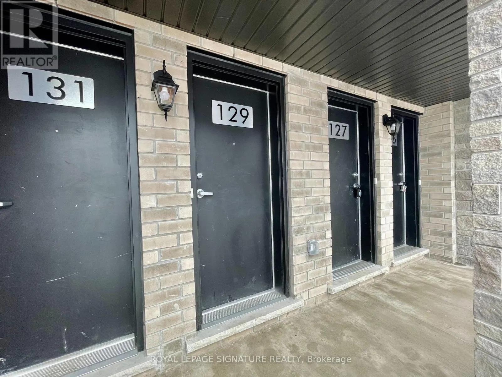 3 - 129 APPLETREE LANE