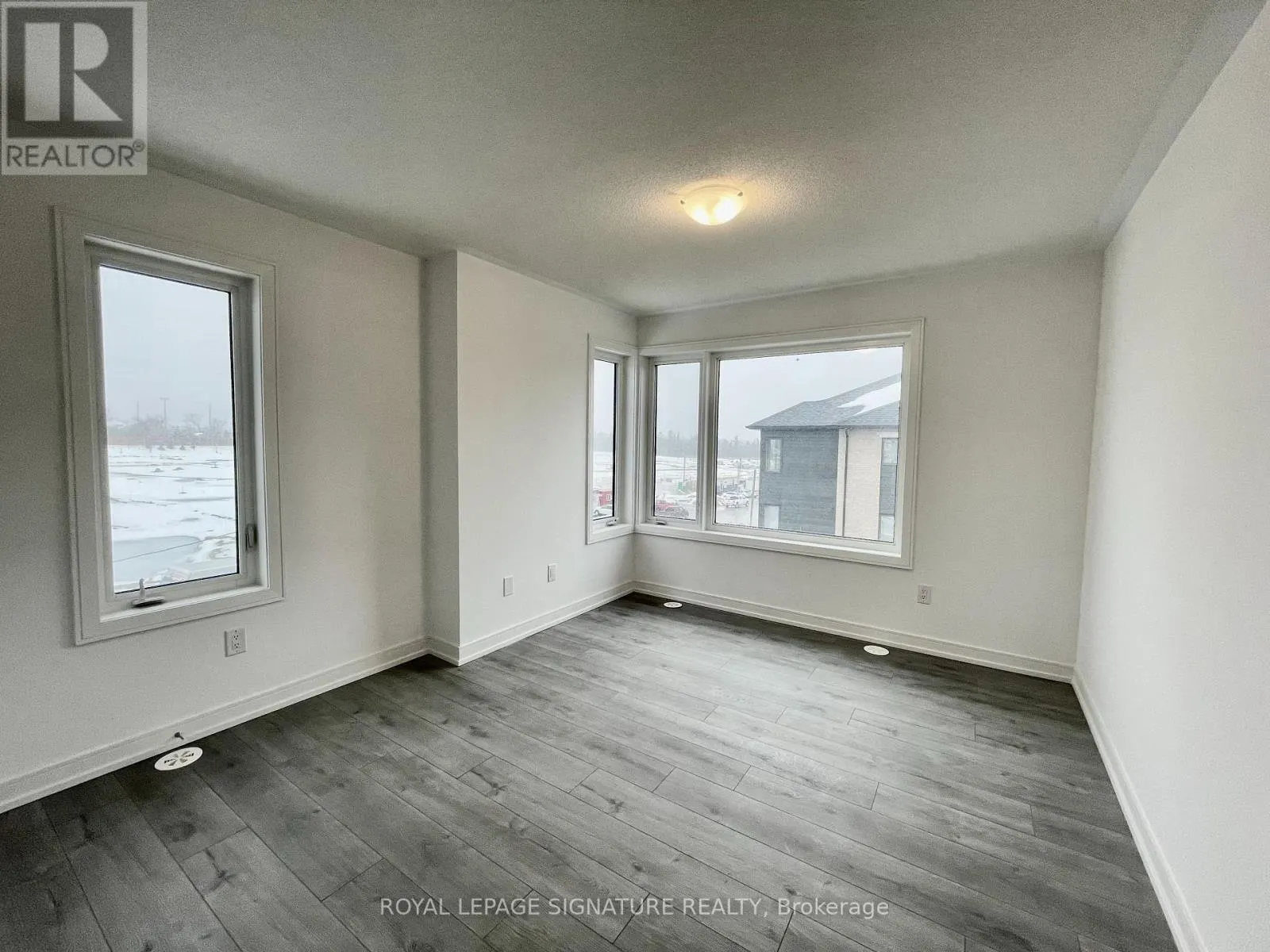 3 - 129 APPLETREE LANE