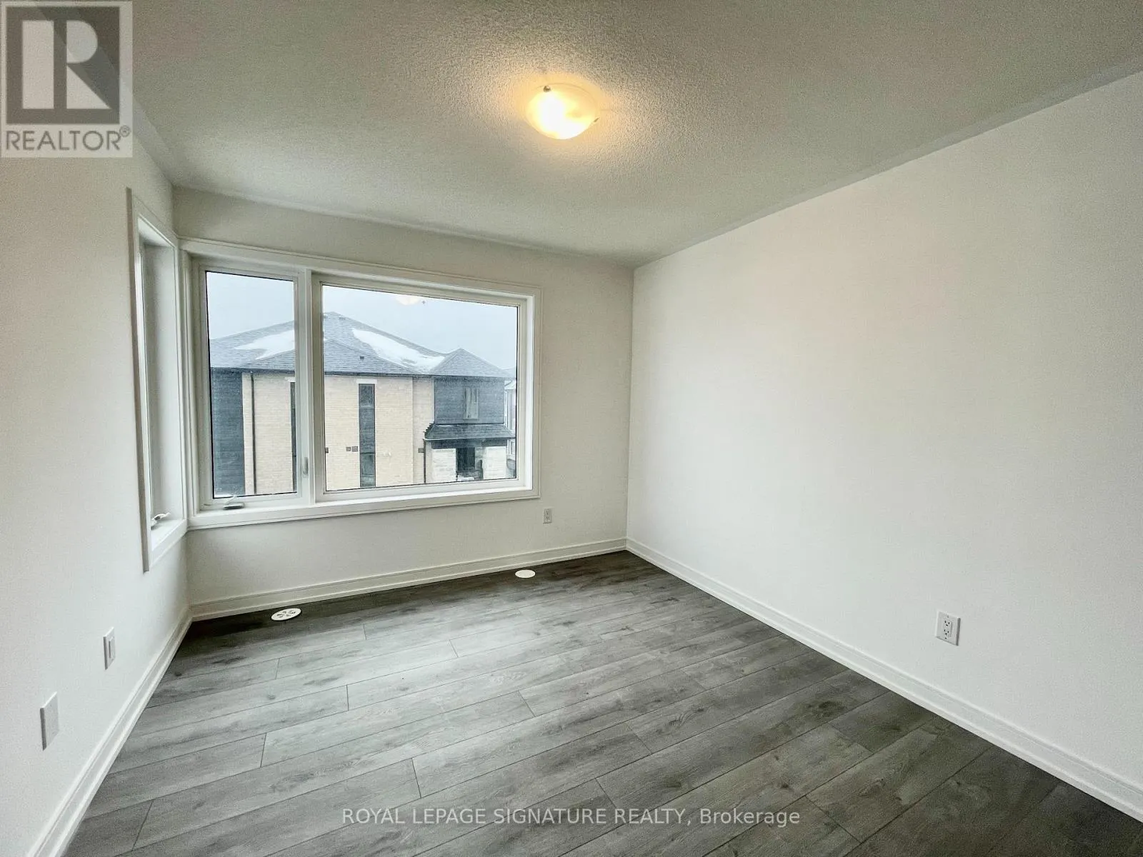 3 - 129 APPLETREE LANE