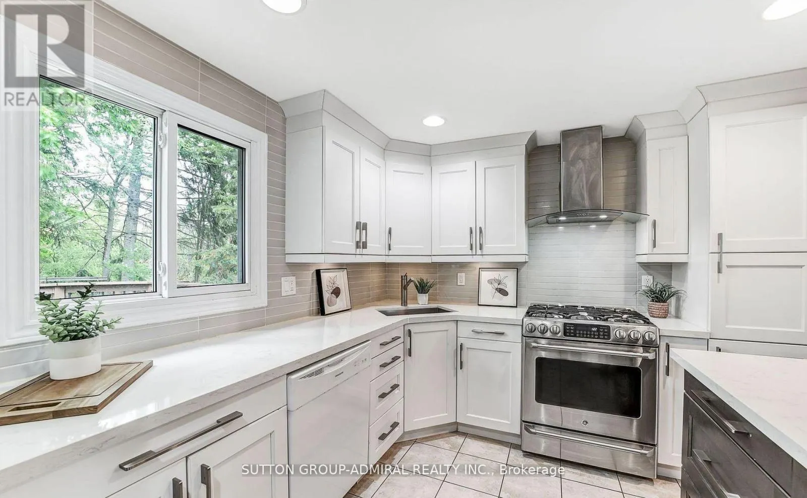 14 CHIPPAWA (MAIN) COURT