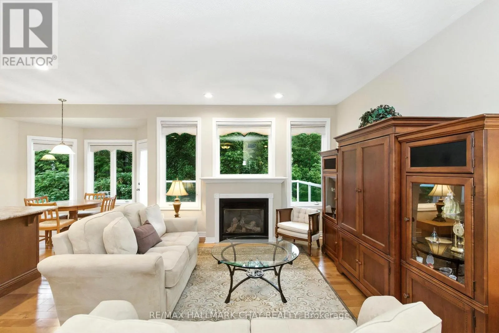 32 VALLEYCREST DRIVE