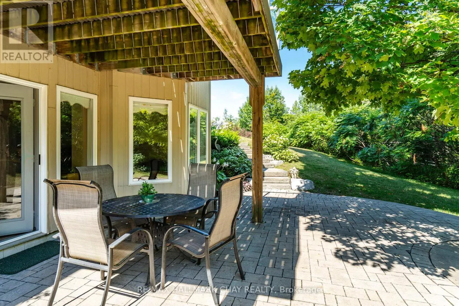 32 VALLEYCREST DRIVE