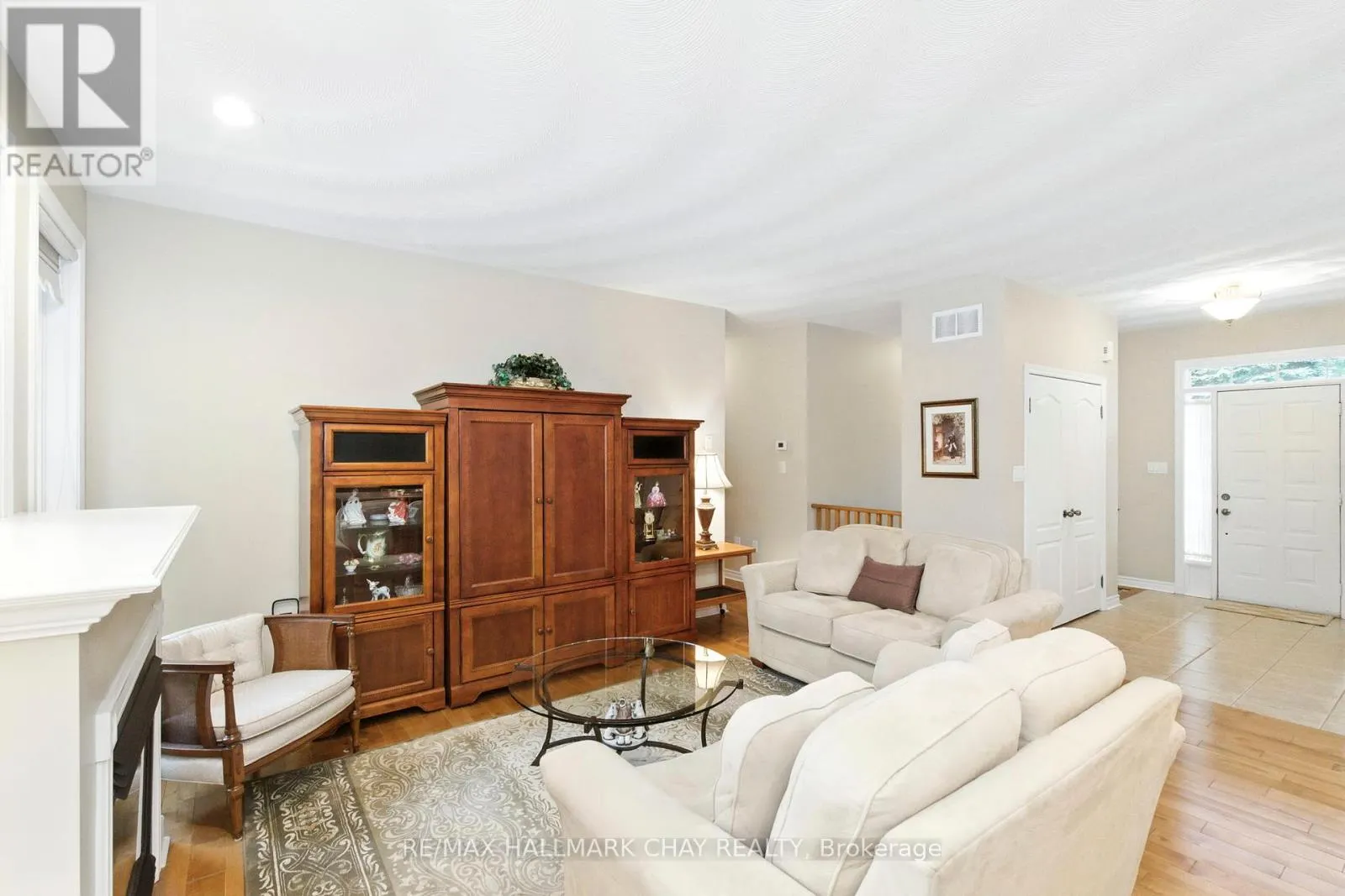 32 VALLEYCREST DRIVE