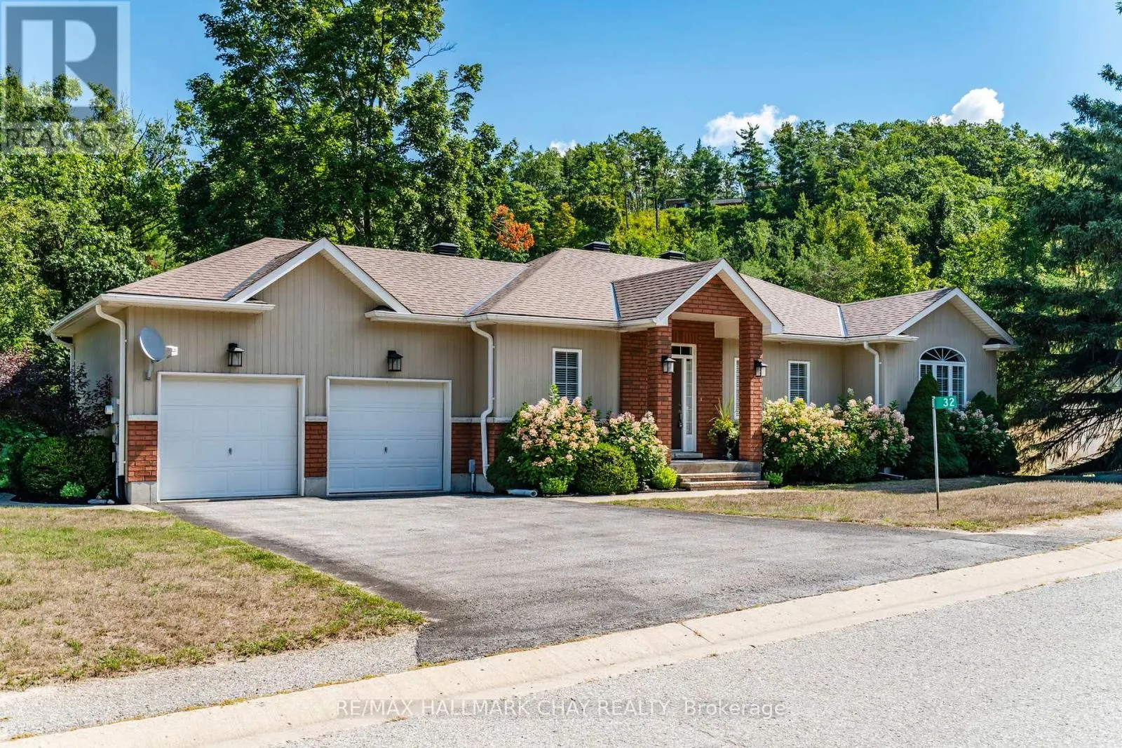 32 VALLEYCREST DRIVE