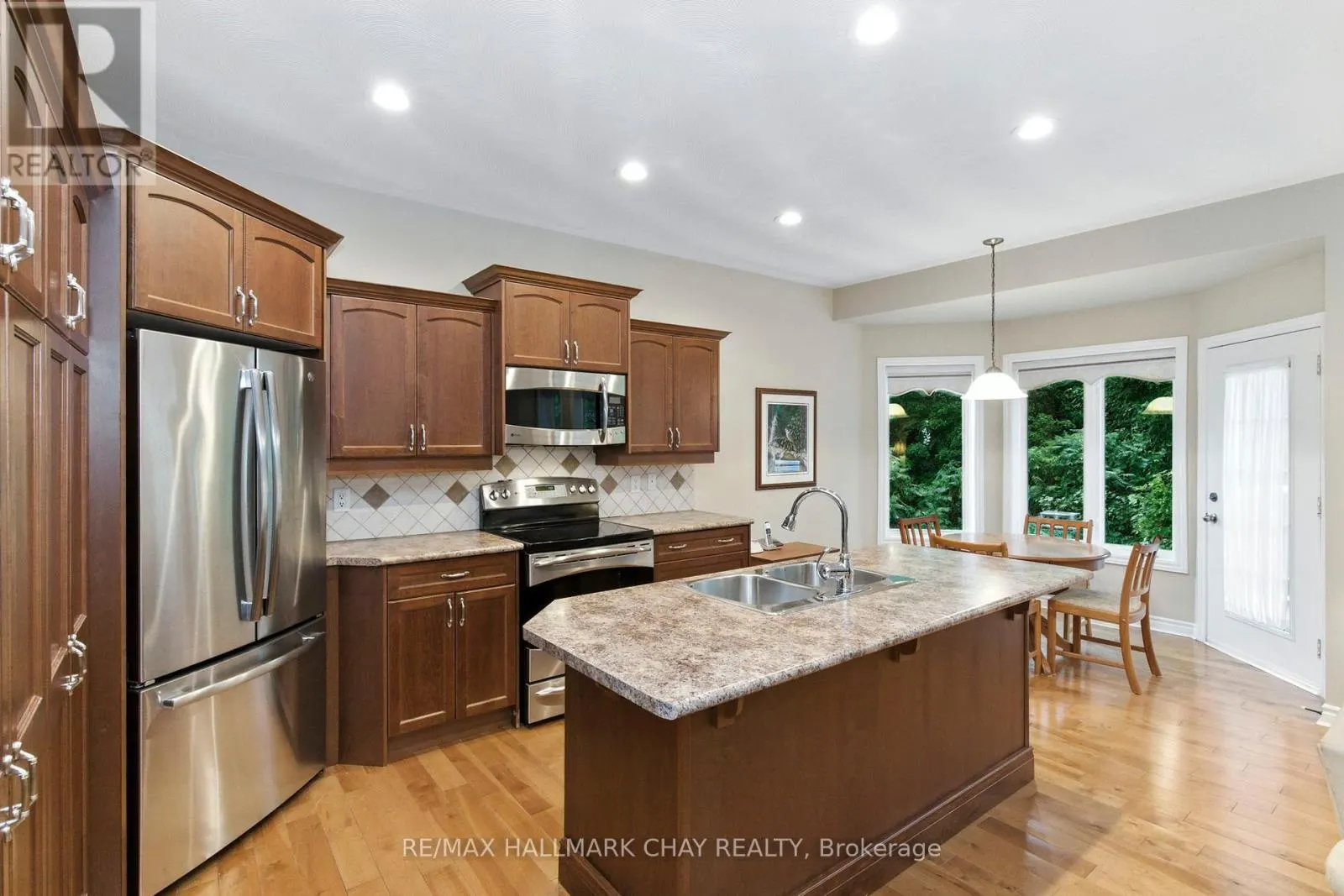 32 VALLEYCREST DRIVE