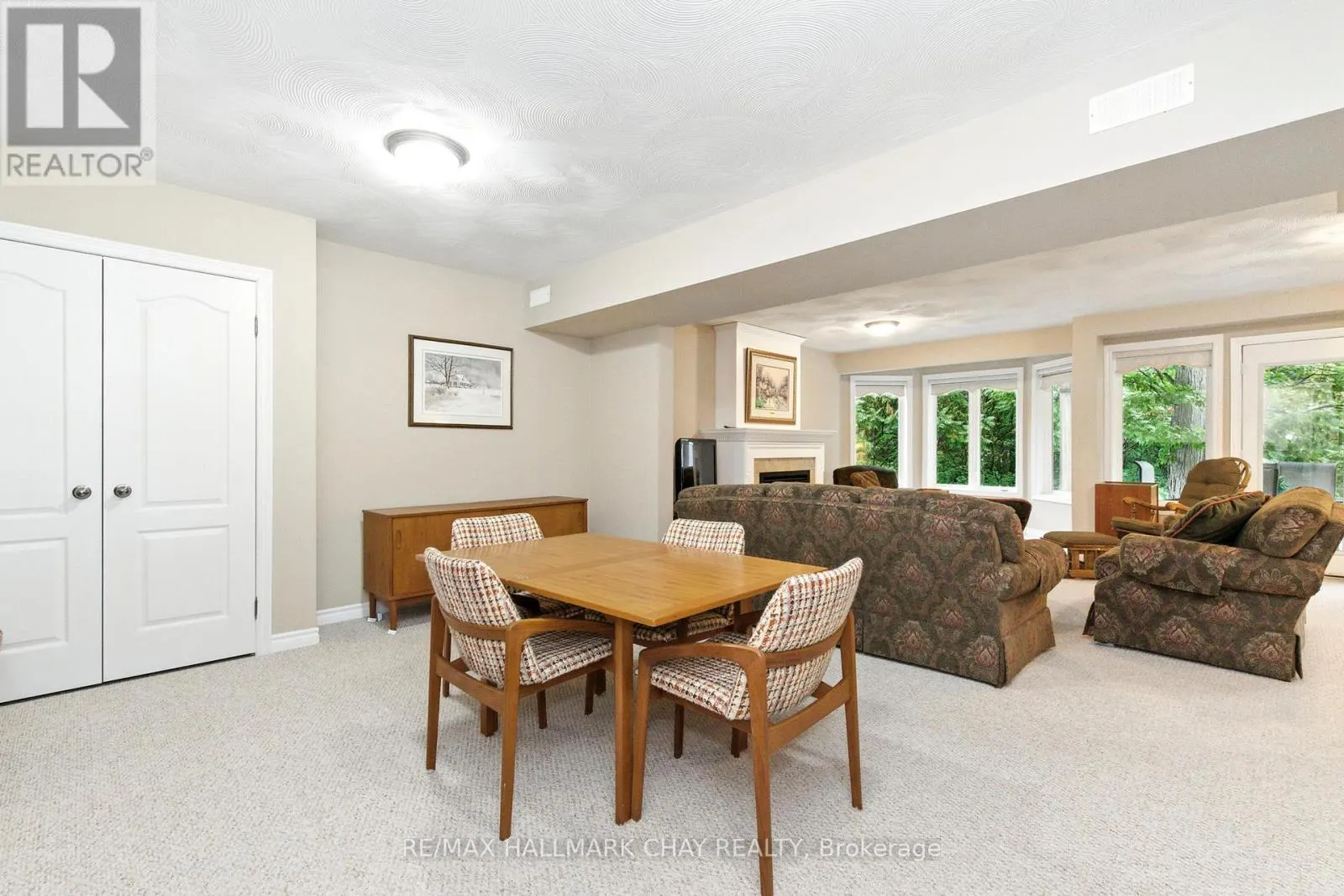 32 VALLEYCREST DRIVE