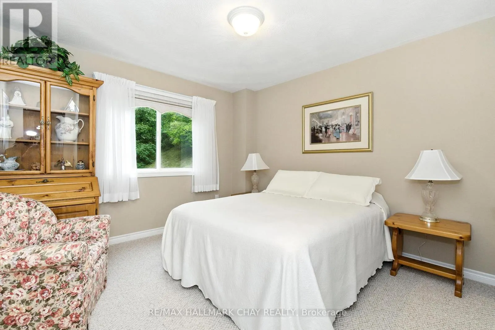 32 VALLEYCREST DRIVE