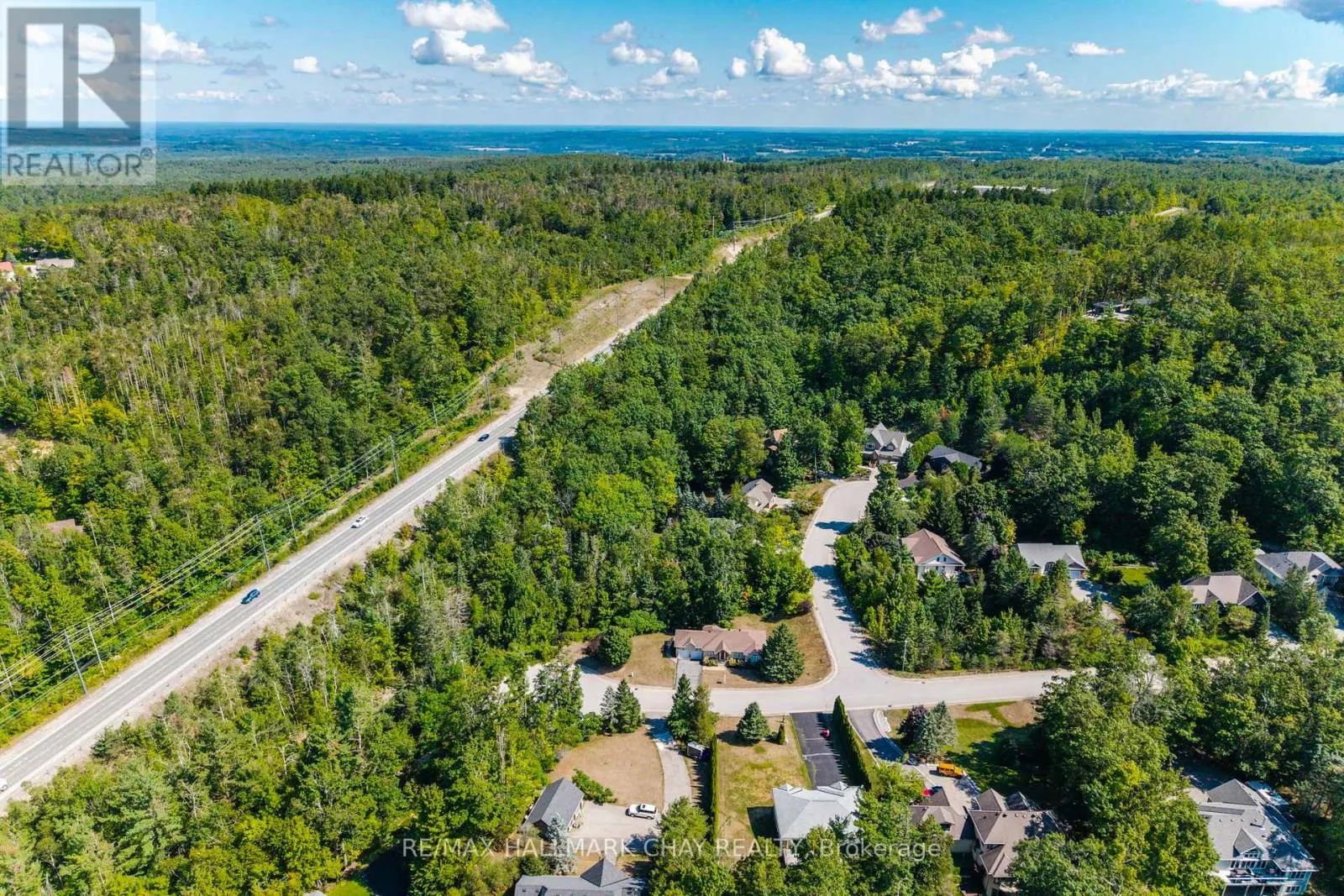 32 VALLEYCREST DRIVE