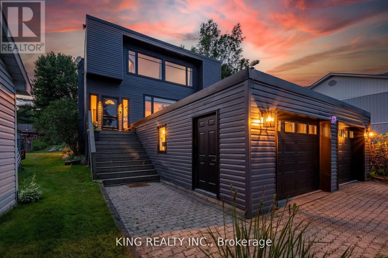 602 CHAMPLAIN ROAD