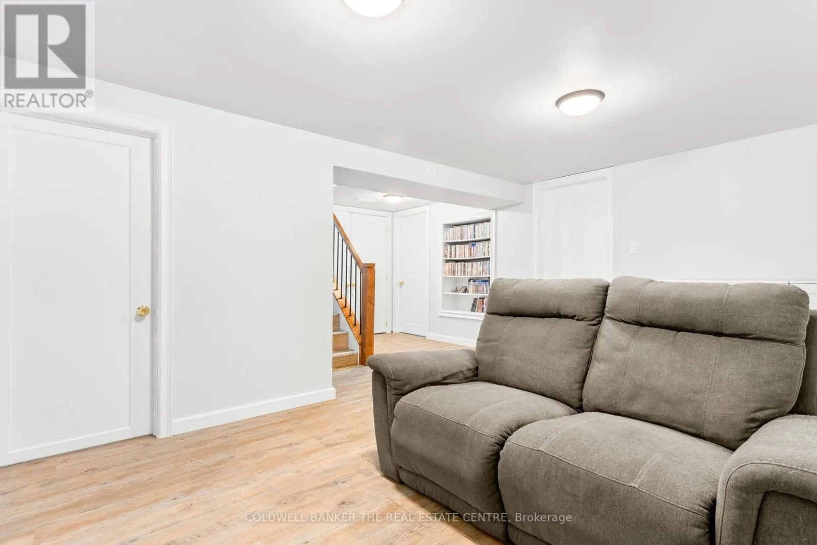 7 LEACH STREET