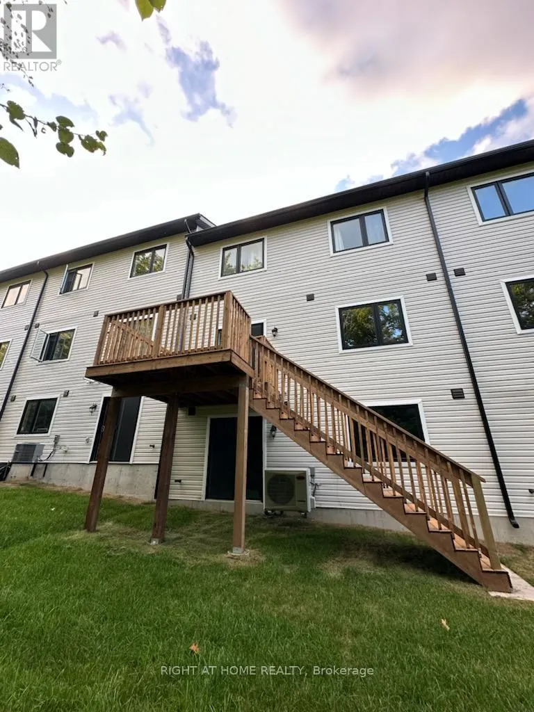 24 LAHEY CRESCENT