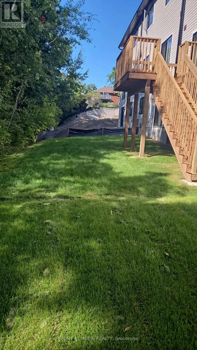 24 LAHEY CRESCENT