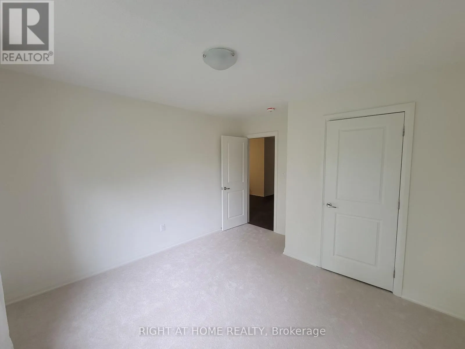 24 LAHEY CRESCENT