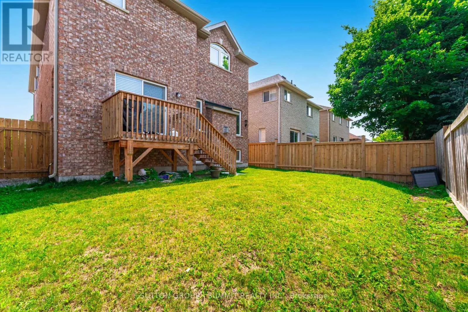 16 WESTMINSTER CIRCLE