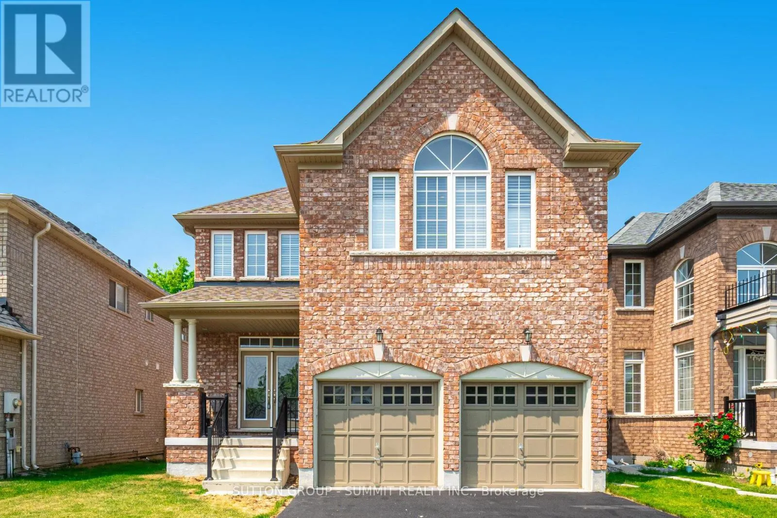16 WESTMINSTER CIRCLE