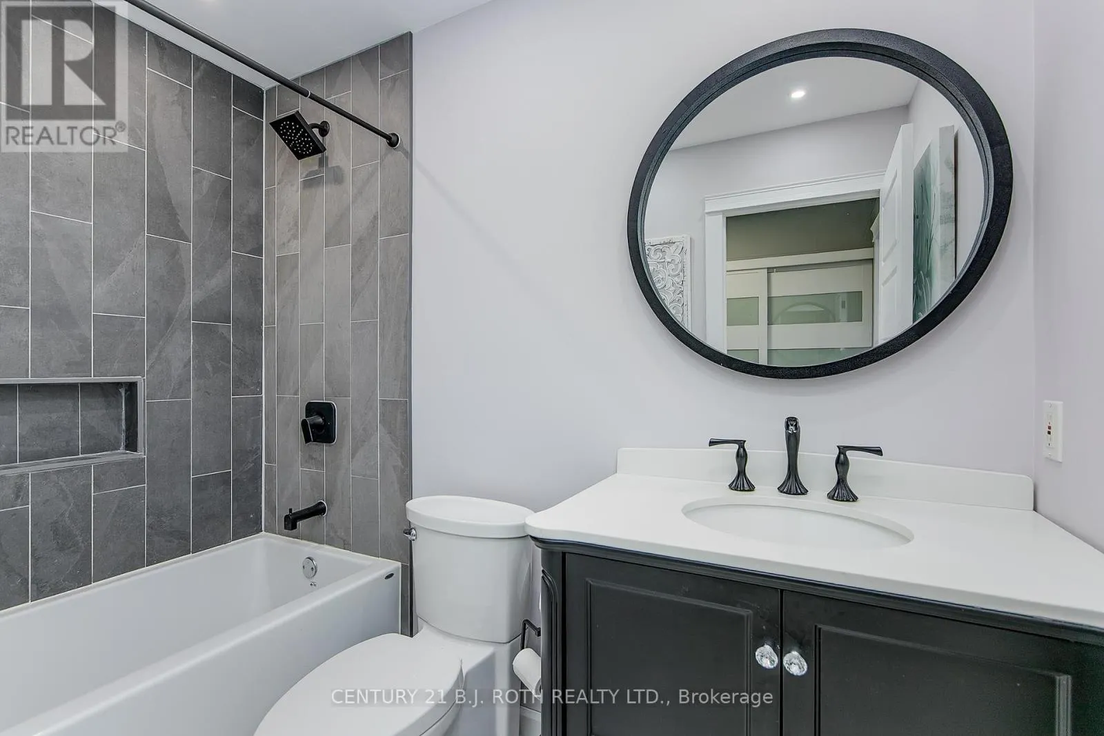 26 MONIQUE CRESCENT