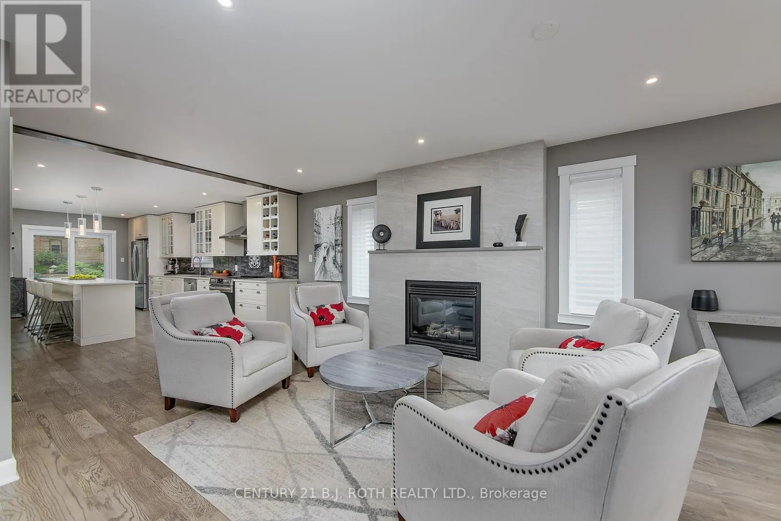 26 MONIQUE CRESCENT