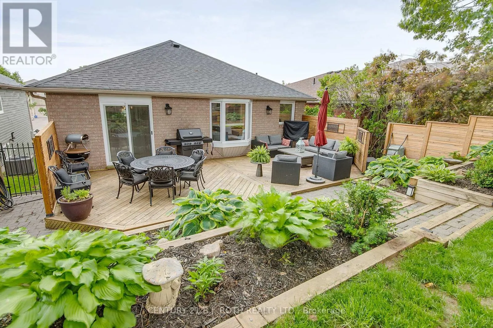 26 MONIQUE CRESCENT