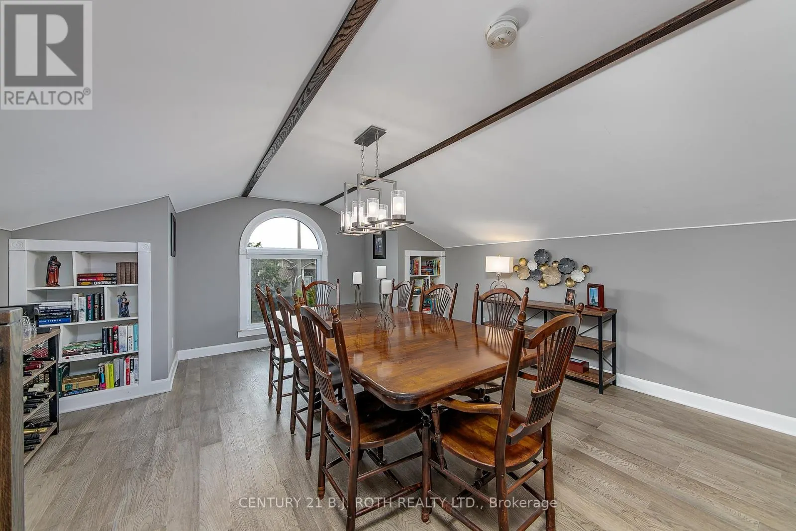 26 MONIQUE CRESCENT
