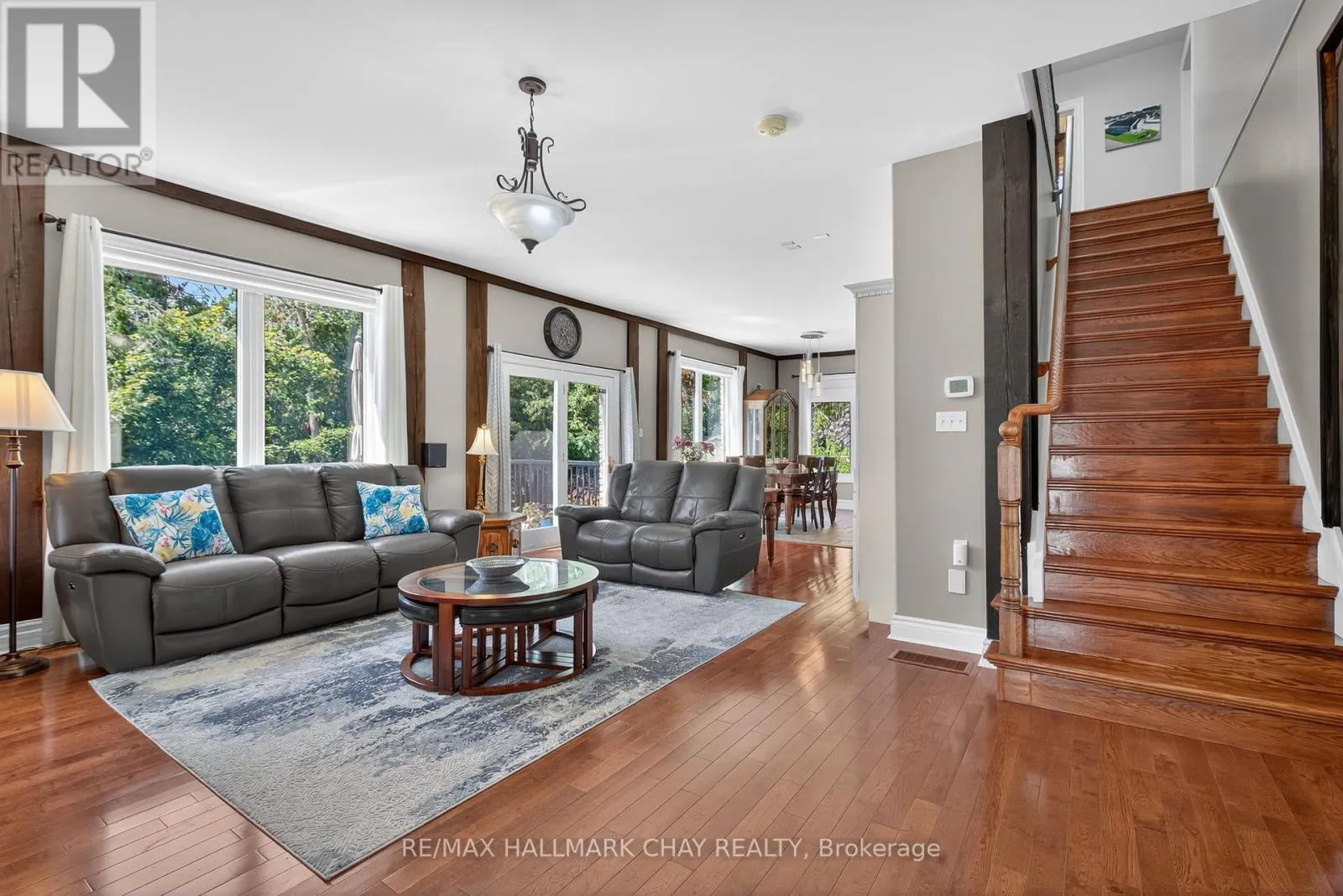 2 MARIPOSA CRESCENT