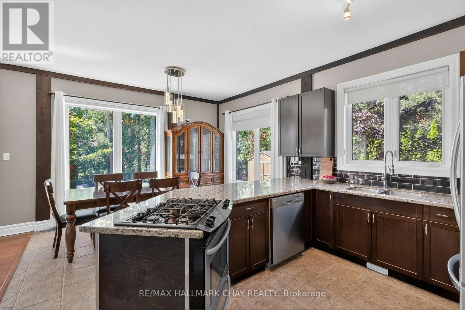 2 MARIPOSA CRESCENT