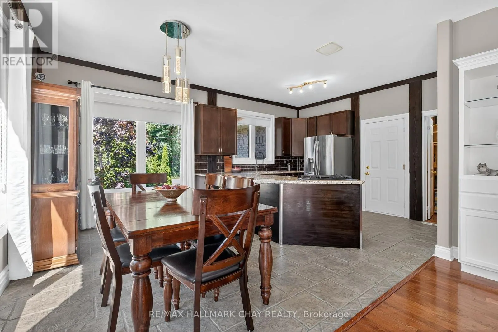 2 MARIPOSA CRESCENT